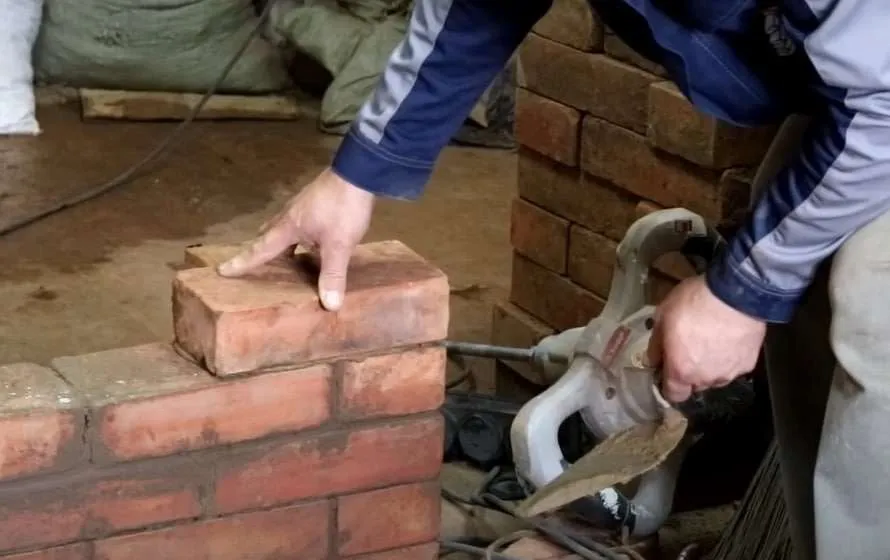 Кладка кирпича